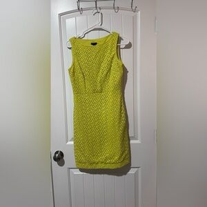Ann Taylor Green Sheath Mini Dress Scoop Neck Sleeveless Size 2